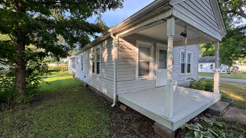 Building Photo - 404 W 5th St