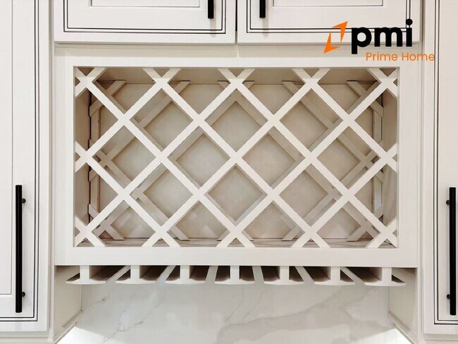 Building Photo - "Spacious Elegance Awaits: 5-Bedroom Home with 3.5 Baths in Winter Garden"