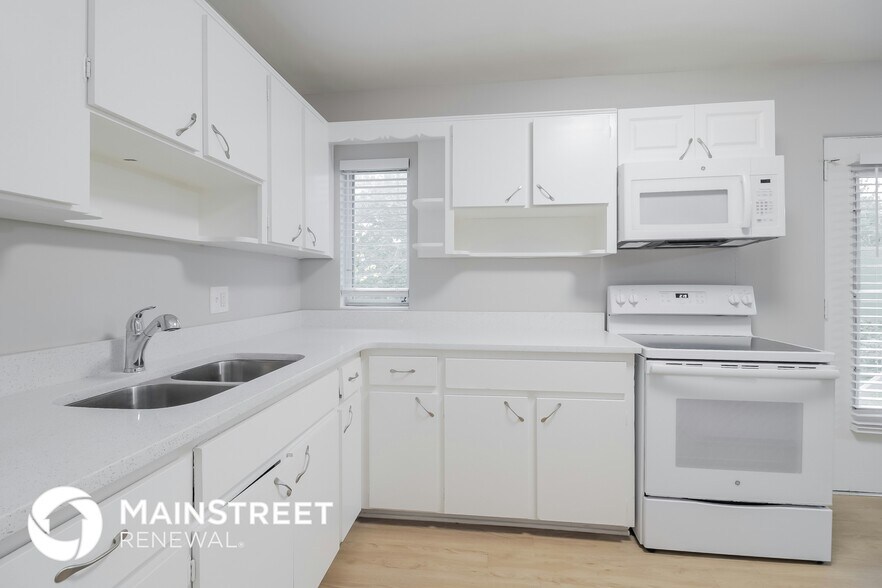 Building Photo - 4304 Kildaire Ave