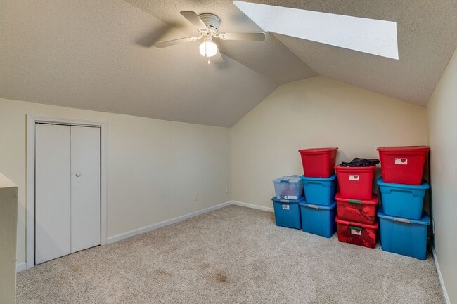 Building Photo - 3 bdrm/2 Bath Condo  Bristol, TN