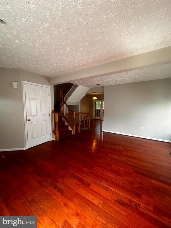 Building Photo - 2722 Thornbrook Ct