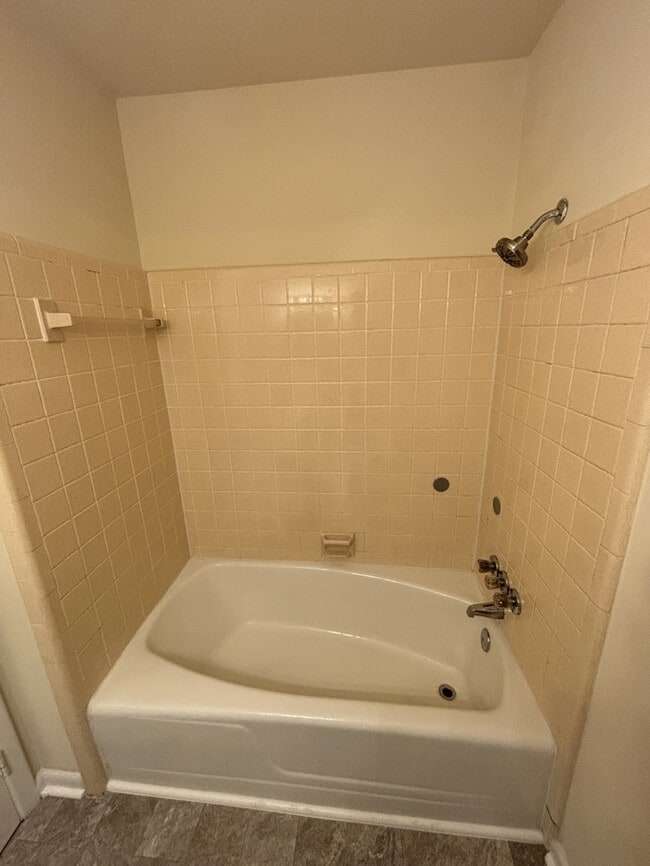 Building Photo - 280 E Main St