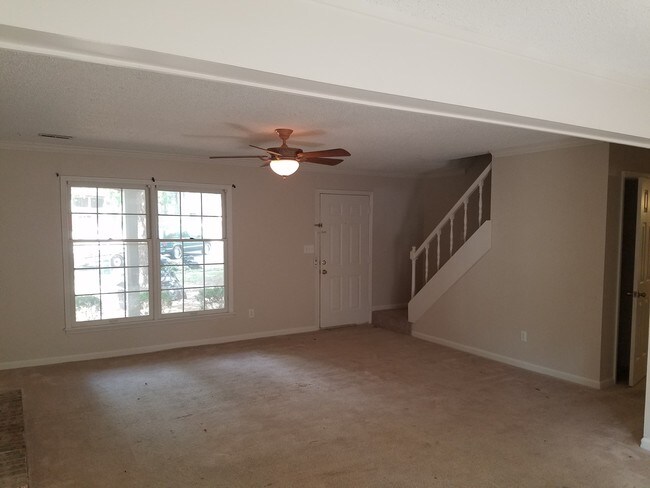 Building Photo - 15002 Glory Dr SE