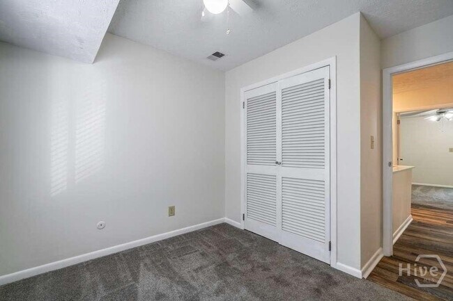 Building Photo - 108 Fernbanks Ct