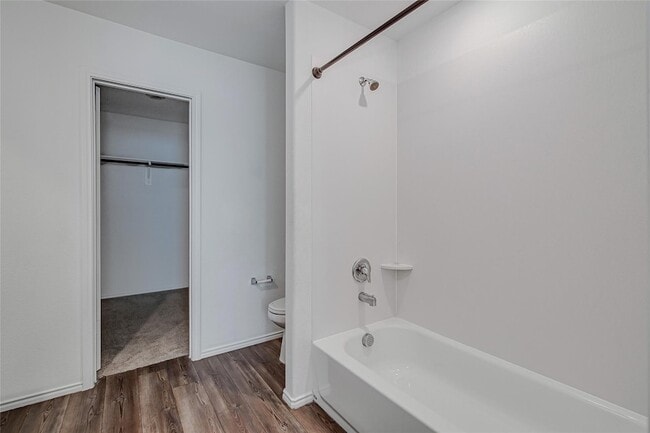 Building Photo - 1105 Wildflower St