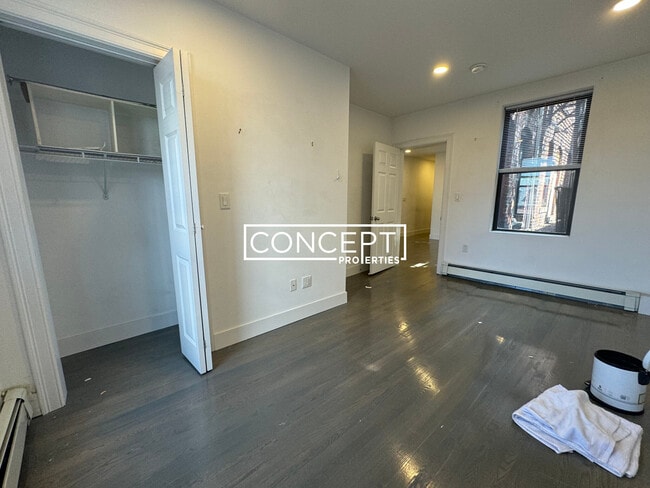 Building Photo - 44 Joy St