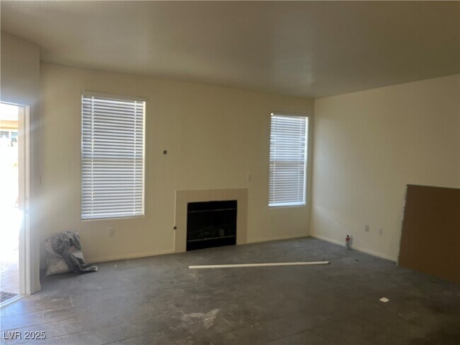 Building Photo - 8555 W Russell Rd