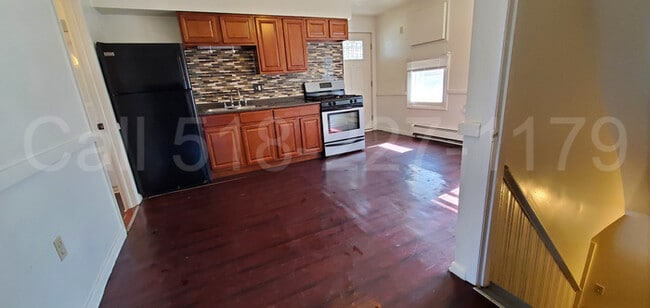 Building Photo - 2 Bedroom 1 Bath in Troy's HVCC Neighborhood