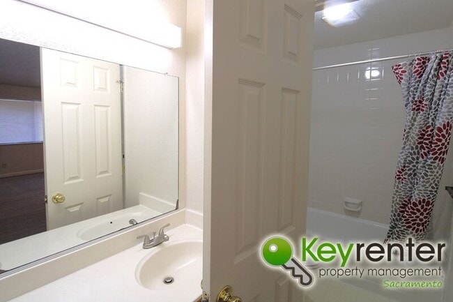 Building Photo - 8021 Sawgrass Cir