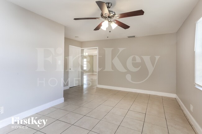 Building Photo - 3751 NW 9th Ct