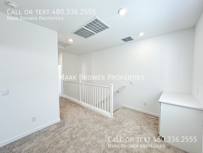 Building Photo - 9852 E Tamery Ave