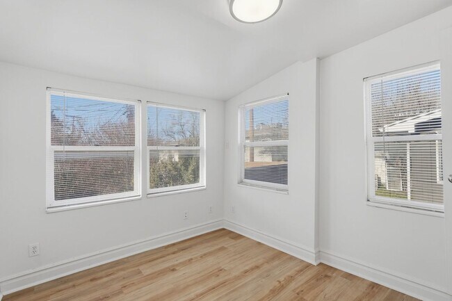 Building Photo - University of Utah Student Housing