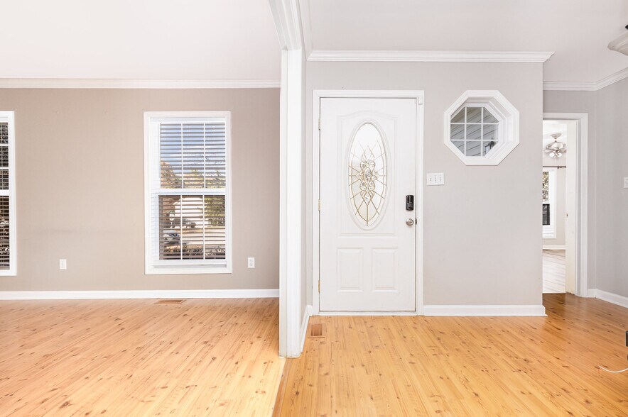 Building Photo - 120 Braxberry Way