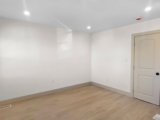 Building Photo - 3905 Cranston Ave