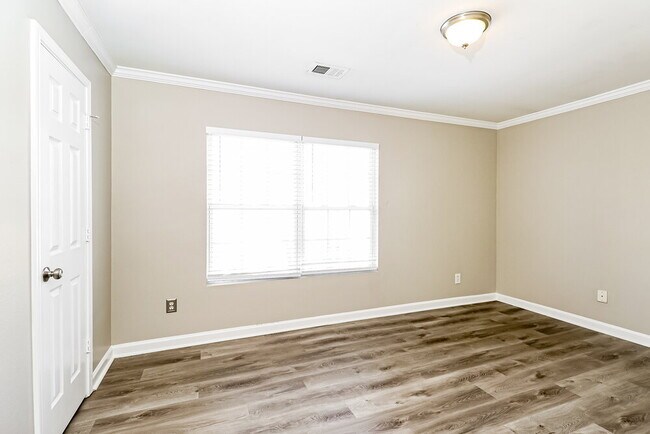 Building Photo - 4611 Meadowfield Rd