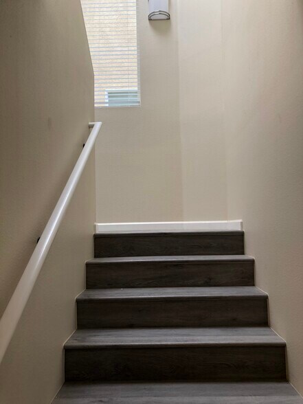 Primary Photo - 120 Ballantyne st