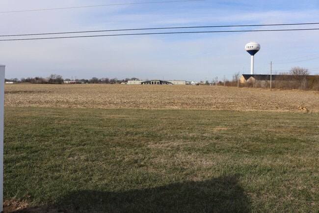 Building Photo - 2271 Shamrock Ln