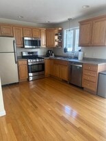 Building Photo - 35 Fredonian St