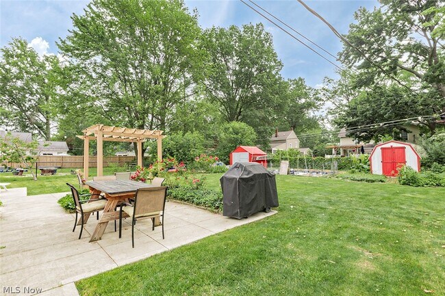 Building Photo - 8279 Westmoor Rd