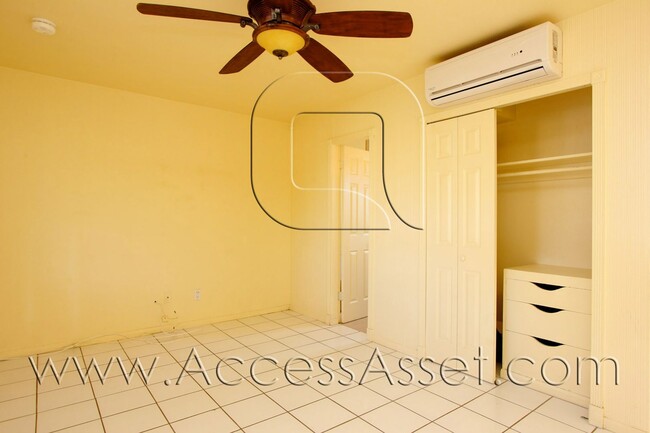 Building Photo - (*) Ave. La Fonda 78660