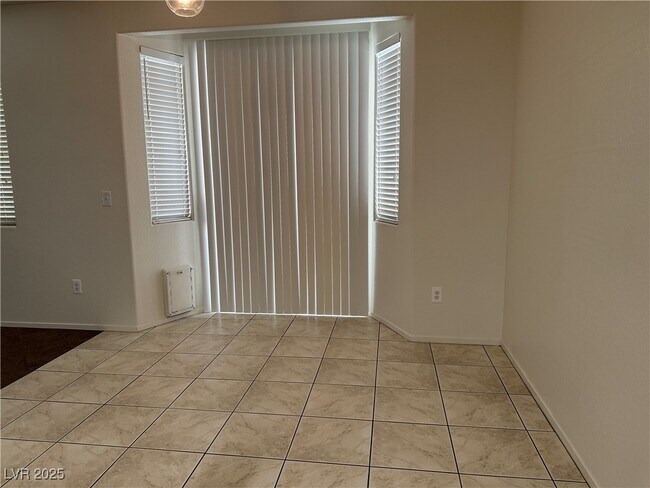 Building Photo - 10651 Lunar Crest Ave