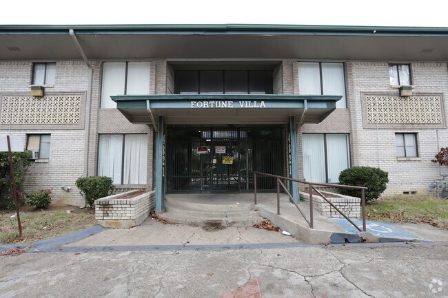 Building Photo - Villa Fortuna Apartments