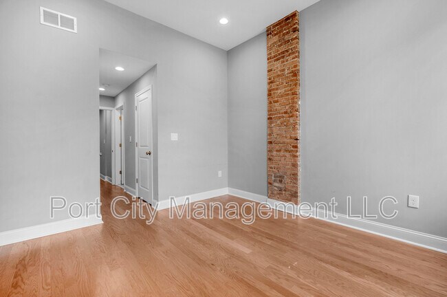 Building Photo - 1429 E Federal St