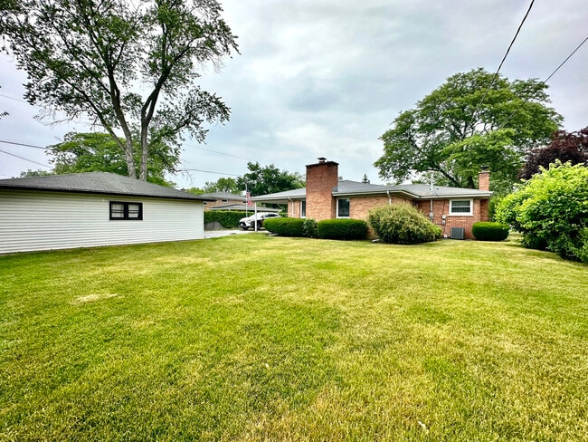 Building Photo - 2543 William Ave