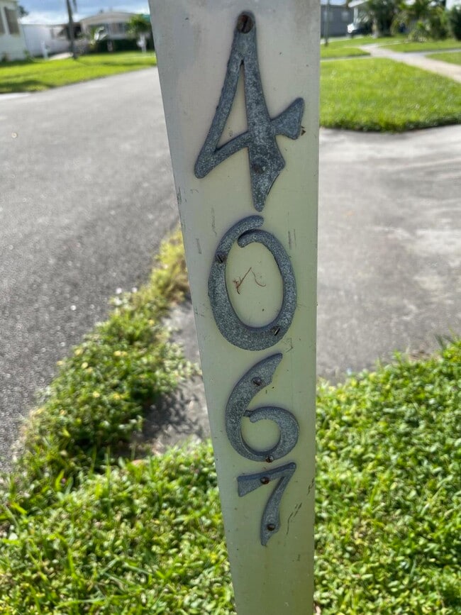 Building Photo - 4067 White Pine Dr