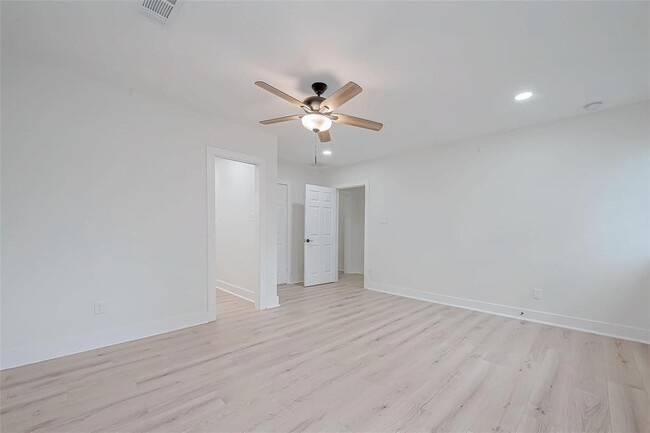 Building Photo - 1623 Fawnhope Dr