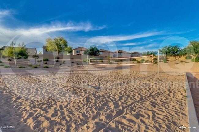 Building Photo - 4567 E Meadow Land Dr