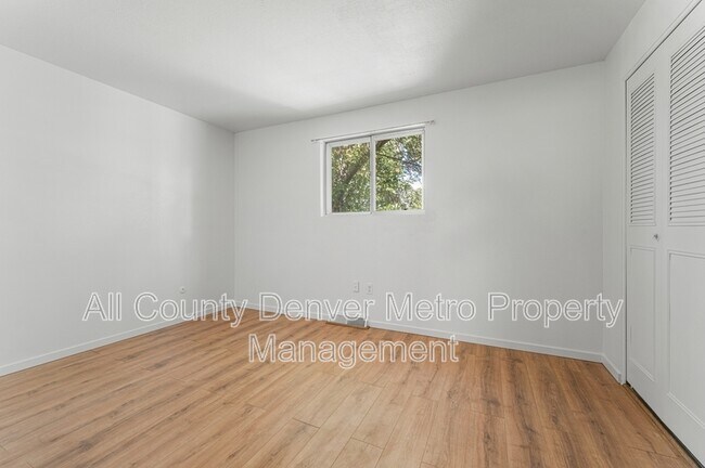 Building Photo - 11741 W 70th Pl