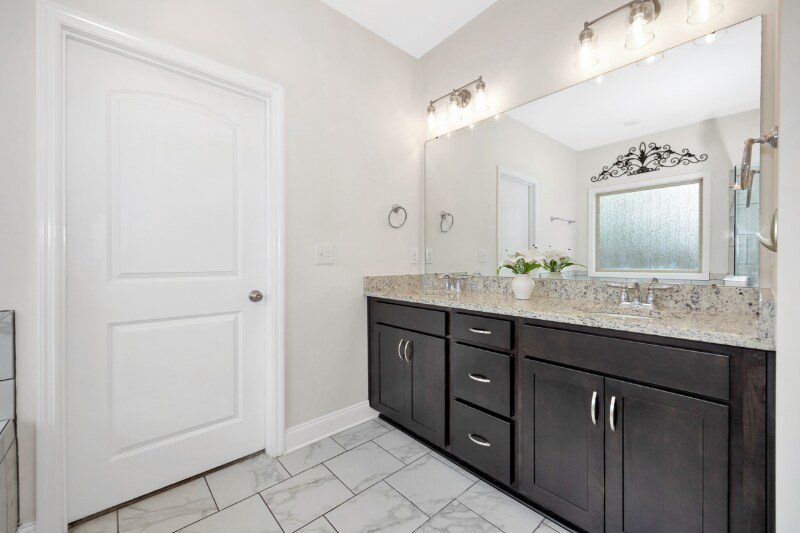 Building Photo - 141 Slade Thomas Dr