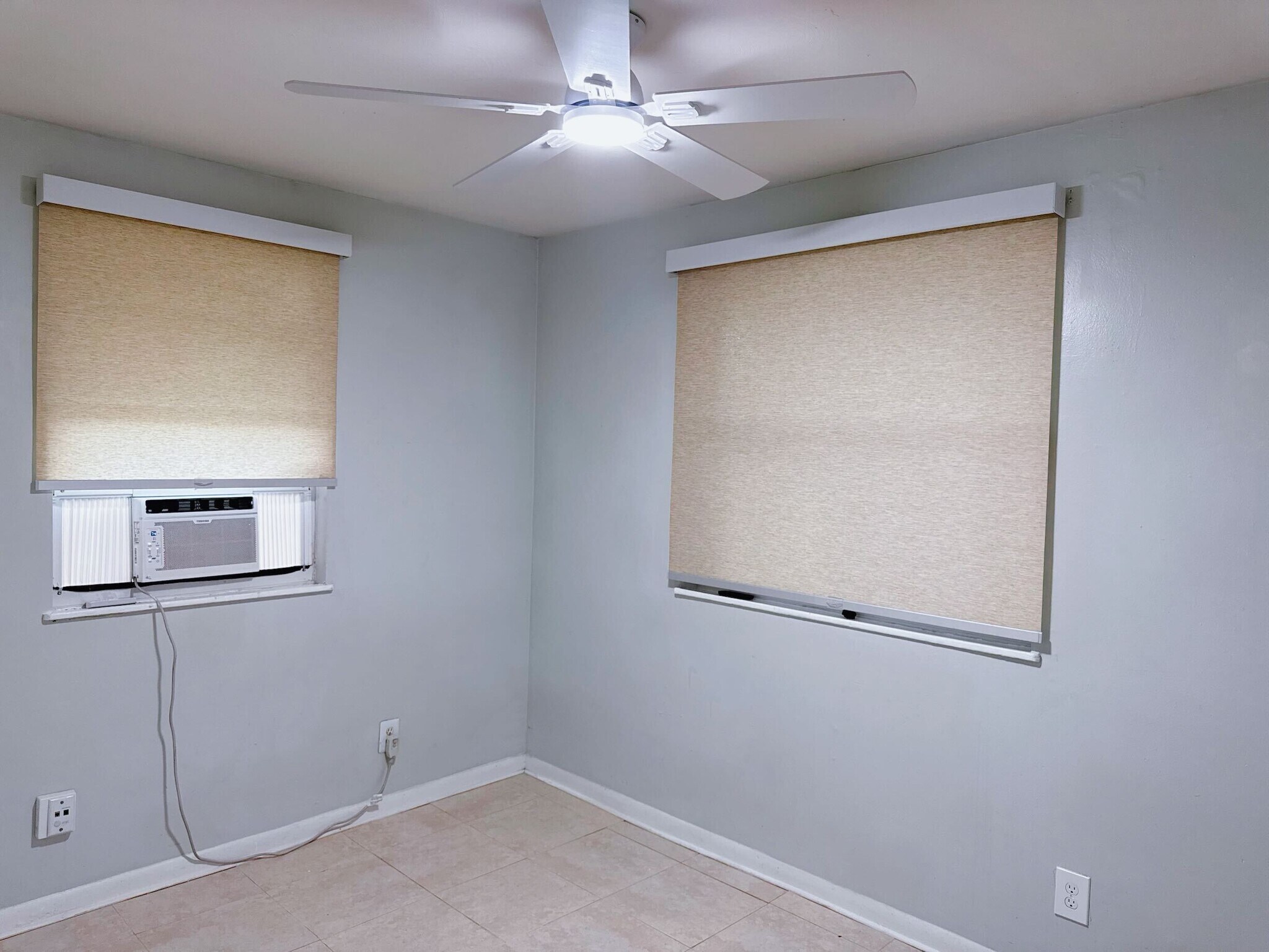 Building Photo - 208 12th Ave N