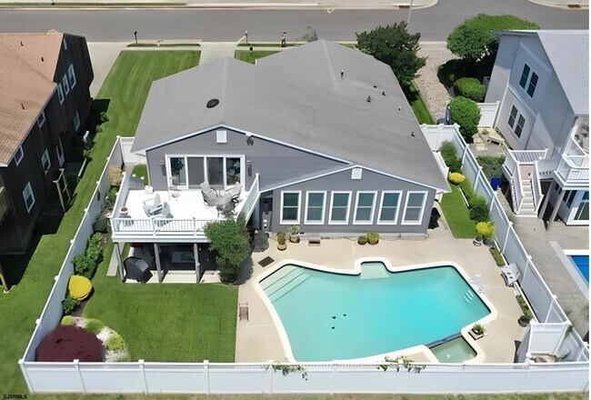Building Photo - 5206 Ocean Dr S
