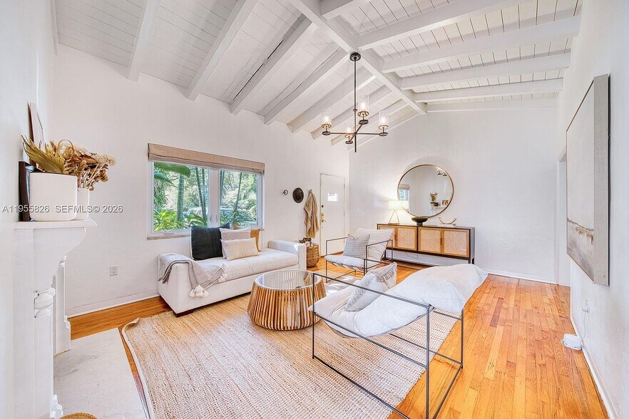 Building Photo - 3227 Riviera Dr