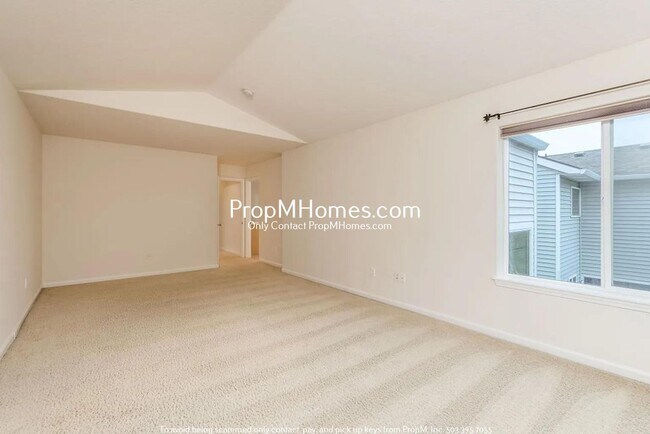 Building Photo - Spacious Three Bedroom Home on Bull Mountain - Gated Street!