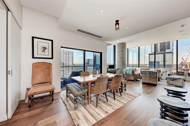 Building Photo - 210 Lavaca St