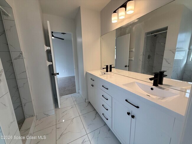 Building Photo - 1412 Overlook Terrace