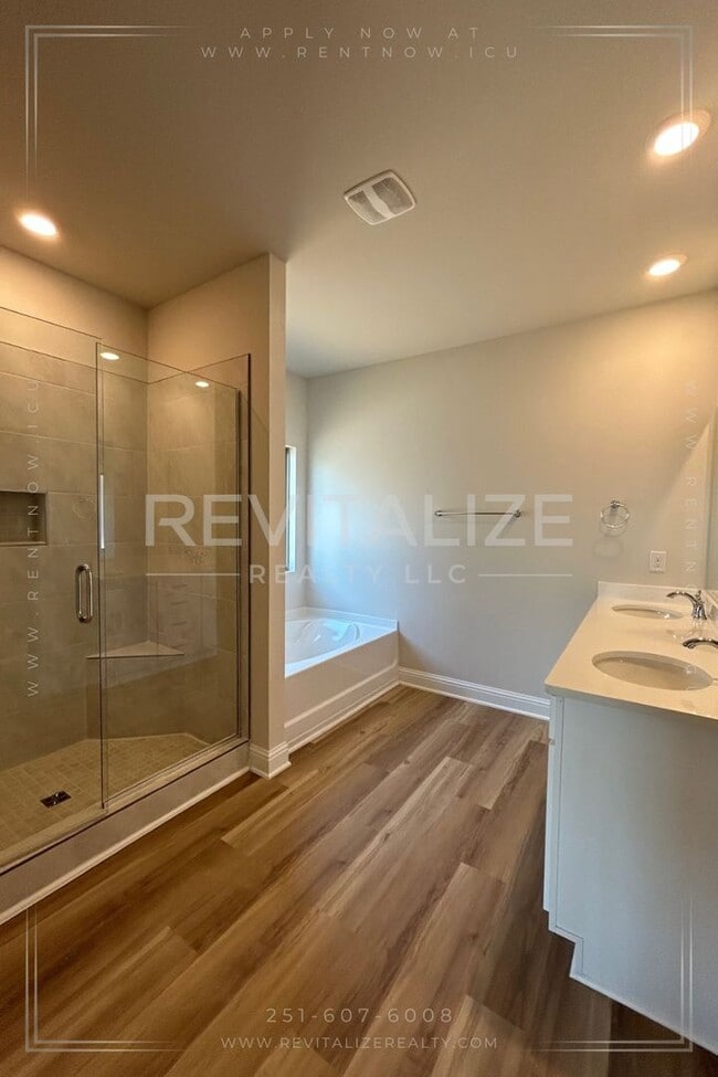 Building Photo - Brand-New 5BR Fairhope Home on Corner Lot with Garage