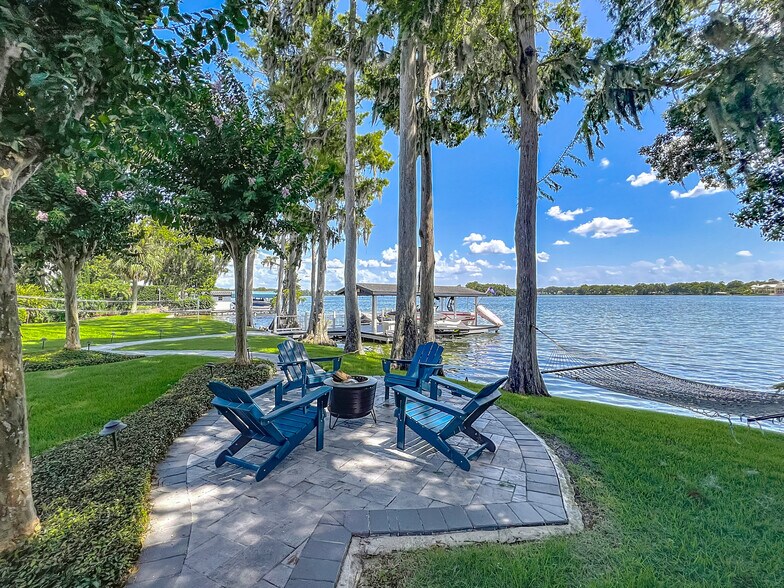 Firepit seating - 281 Shell Pt E