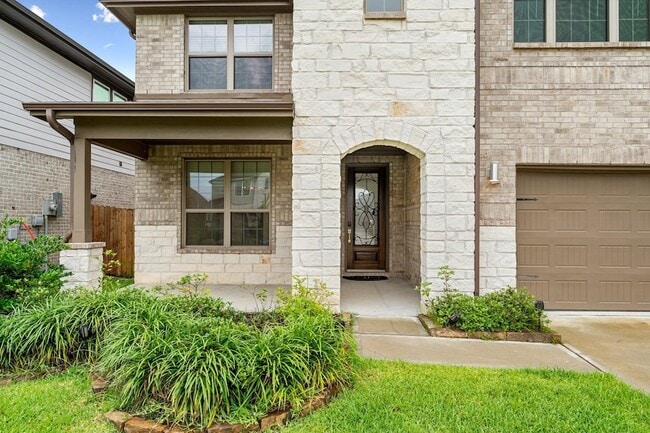 Building Photo - 29335 Red Rocks Pk Dr