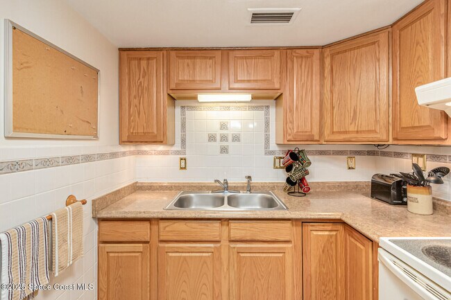 Building Photo - 4800 Ocean Beach Blvd