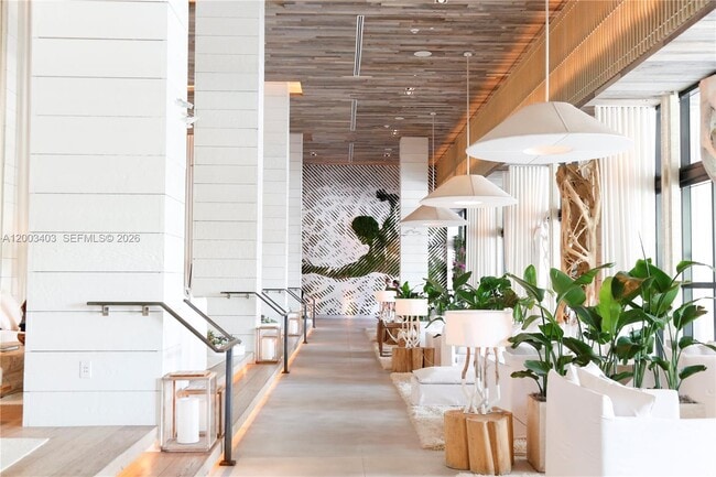 Building Photo - 2301 Collins Ave
