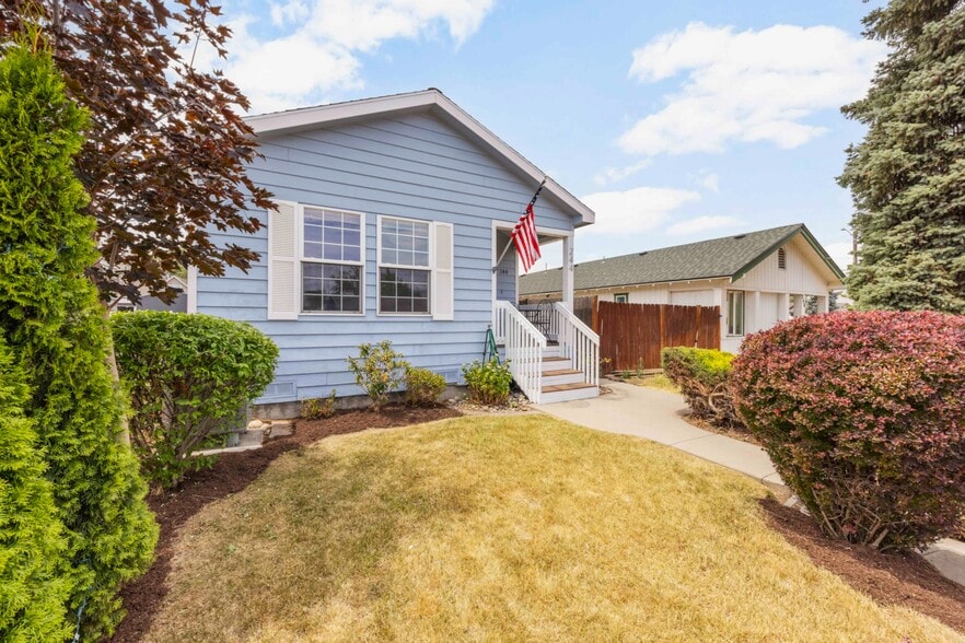 Building Photo - 244 N Emerson Ave