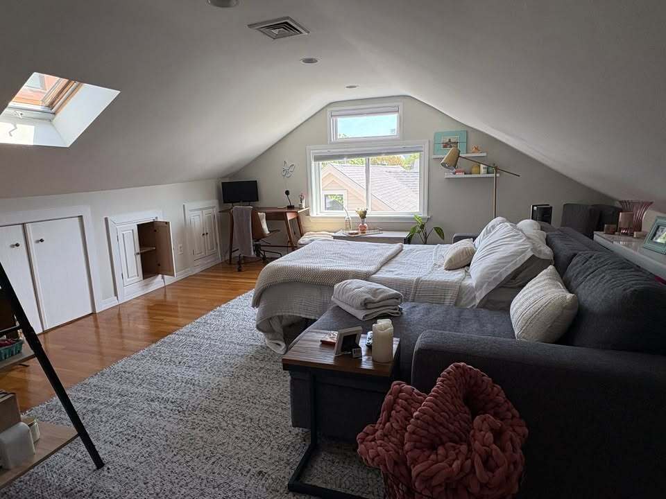 Building Photo - 89 Thorndike St