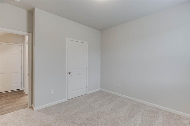 Building Photo - 6767 Scarlet Oak Way