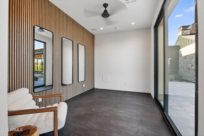 Building Photo - 9067 E Rimrock Dr