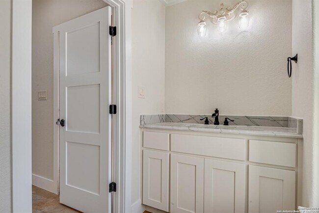 Building Photo - 1702 Gruene Vineyard Crossing