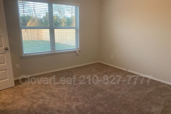 Building Photo - 2172 Darst Dr